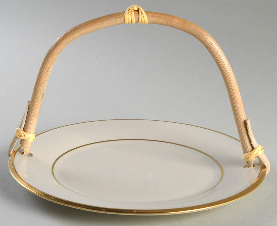 Eternal 5 3/8"-5 5/8" Bamboo Handled Serving Plate  HC by Lenox-1
