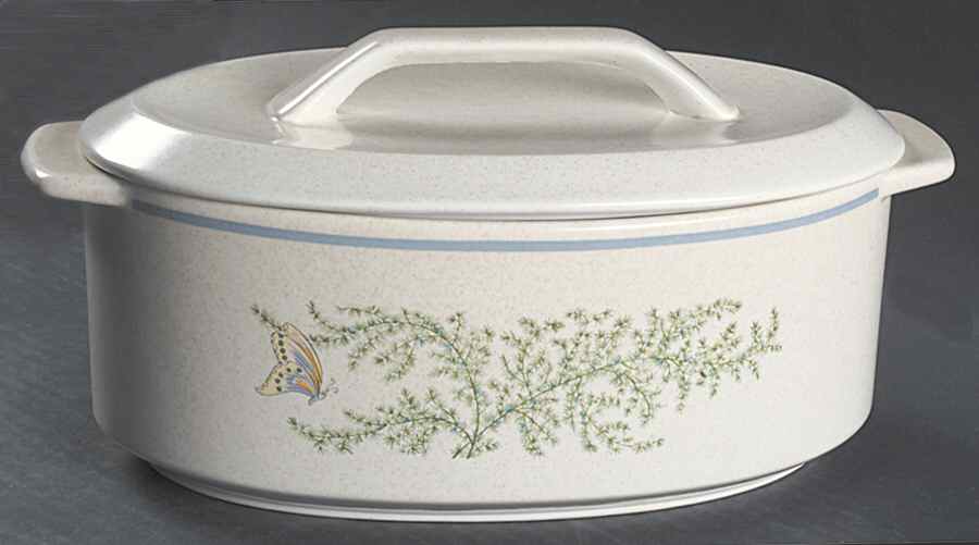 Fancy Free 2.5 Quart Oval Covered Casserole by Lenox-1