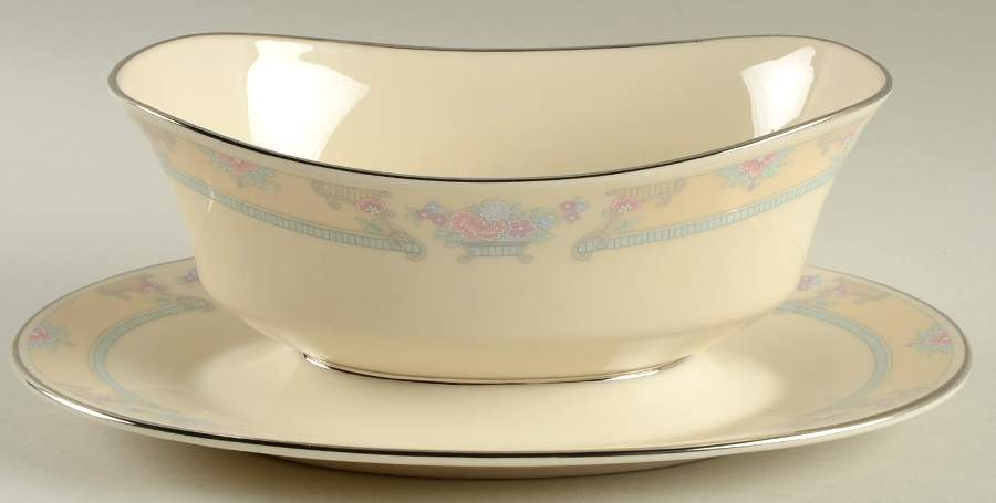 Fairfield Gravy Boat with Attached Underplate by Lenox-1
