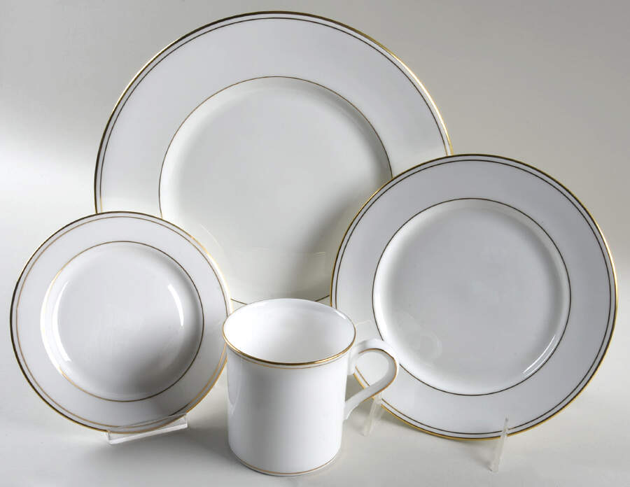 Federal Gold (Discontinued 2005) 4 Piece Place Setting by Lenox-1