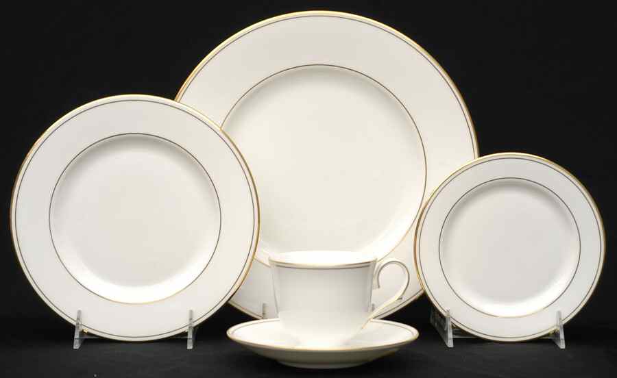 Federal Gold (Discontinued 2005) 5 Piece Place Setting by Lenox-1