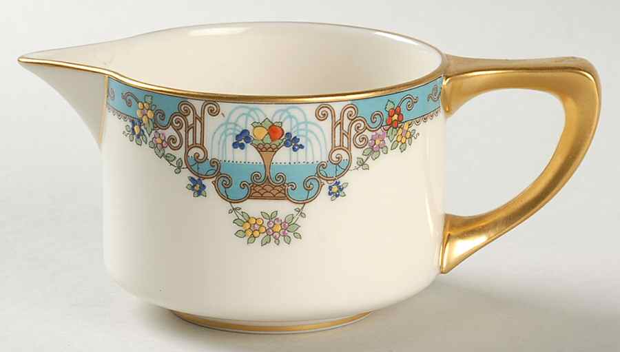 Fountain Shape 1692 Creamer by Lenox-1