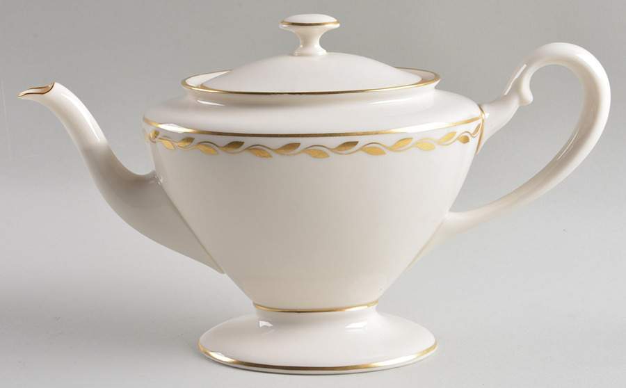 Golden Wreath Shape 742 Teapot & Lid by Lenox-1