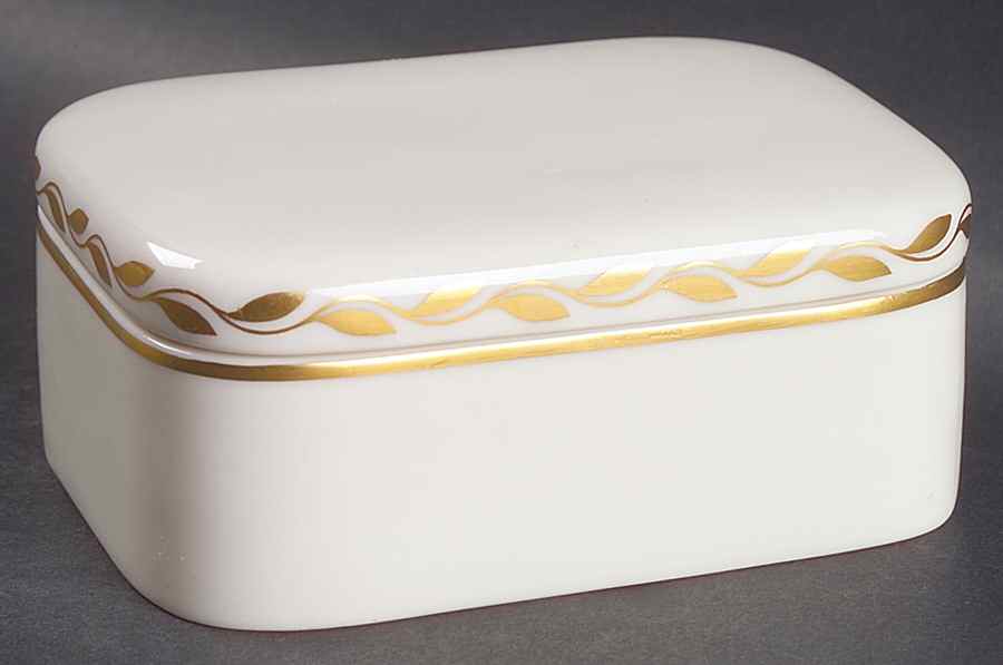 Golden Wreath Cigarette Box & Lid by Lenox-1