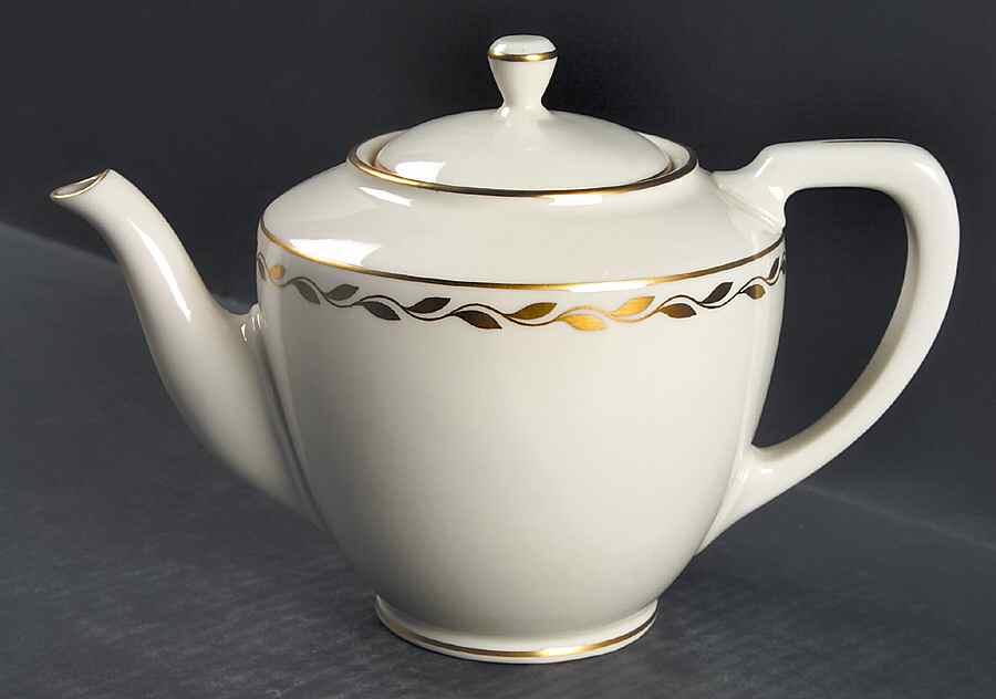 Golden Wreath Shape 1961 Teapot & Lid by Lenox-1