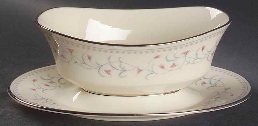 Hadley Gravy Boat with Attached Underplate by Lenox-1