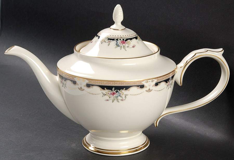 Hartwell House Teapot & Lid by Lenox-1