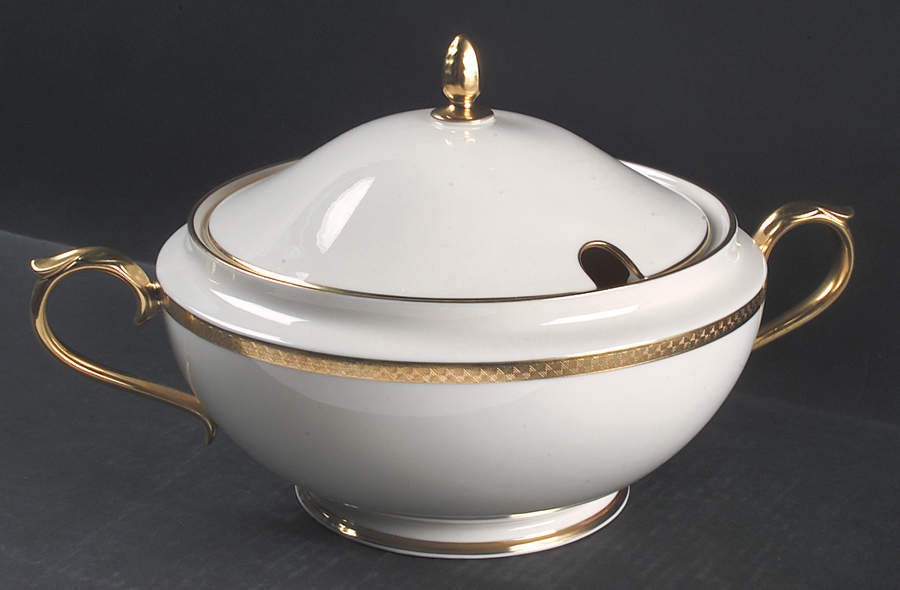 Haverford Hall Tureen & Lid by Lenox-1