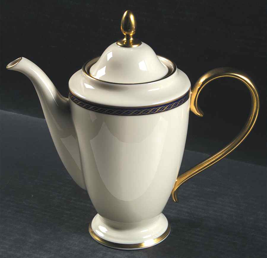 Hamilton 1999 Shape Coffee Pot & Lid by Lenox-1