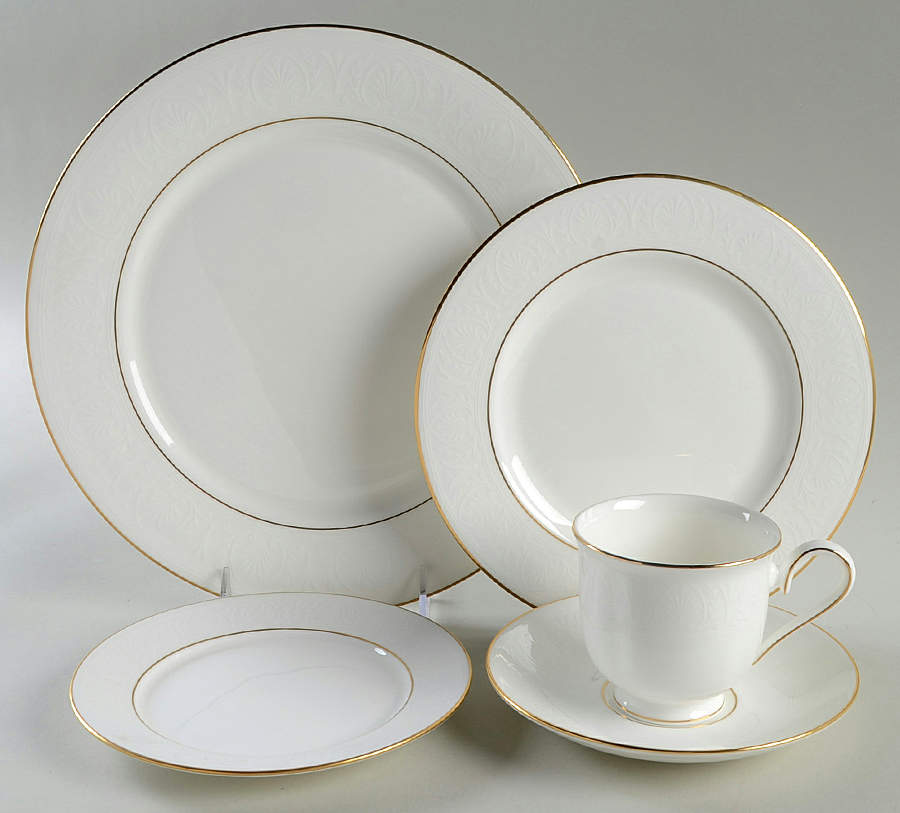 Hannah Gold 5 Piece Place Setting by Lenox-1