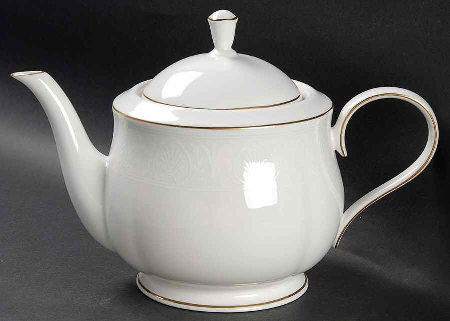 Hannah Gold Teapot & Lid by Lenox-1