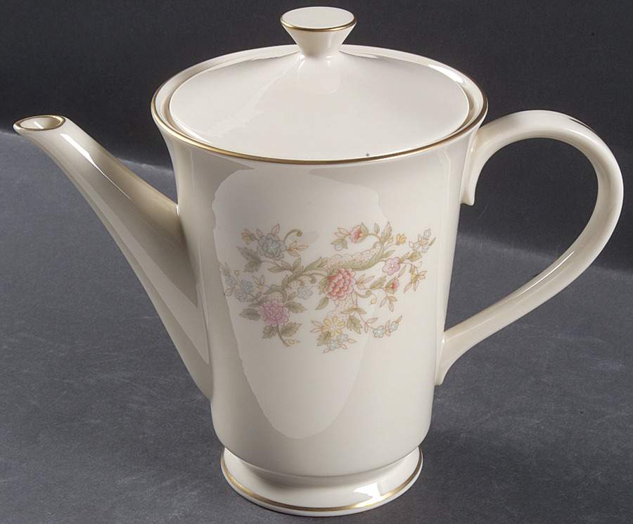 Helmsley Tea/Coffee Pot & Lid by Lenox-1