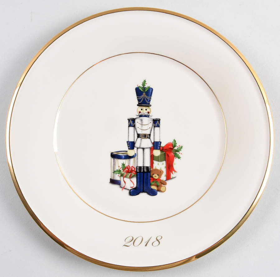Holiday (Dimension) 2018 Annual Accent Luncheon Plate by Lenox-1