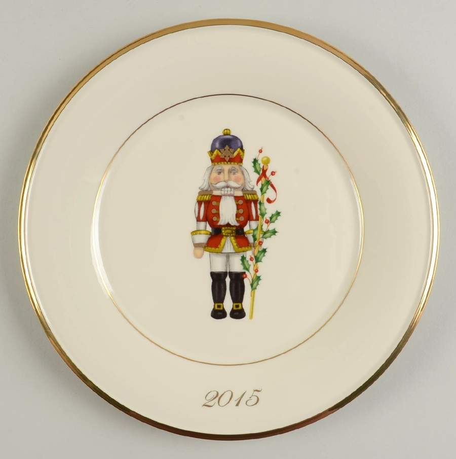 Holiday (Dimension) 2015 Annual Accent Luncheon Plate by Lenox-1