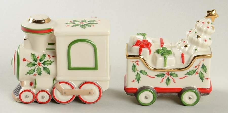 Holiday (Dimension) Figural Salt & Pepper Set by Lenox-1