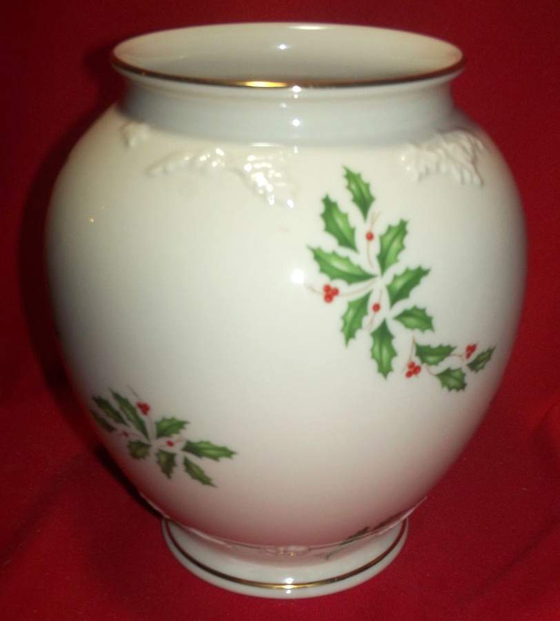 Holiday (Dimension) 7" Vase by Lenox-1