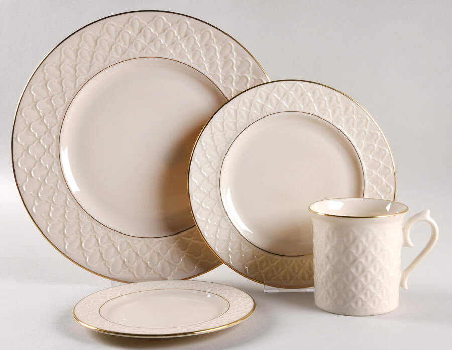 Jacquard Gold 4 Piece Place Setting by Lenox-1