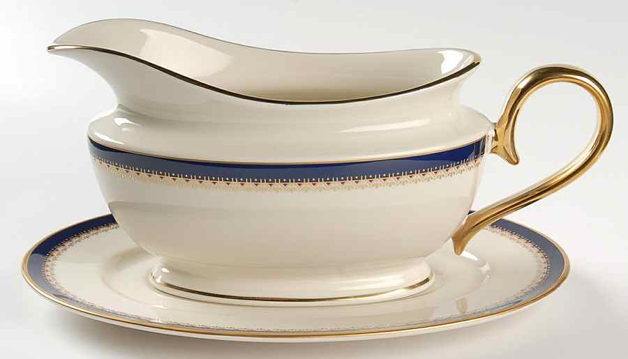 Jefferson 1999 Shape Gravy Boat & Underplate by Lenox-1