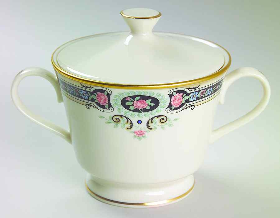 Kent Gardens Sugar Bowl & Lid by Lenox-1