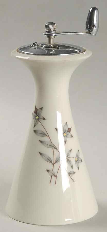 Kingsley Pepper Mill by Lenox-1