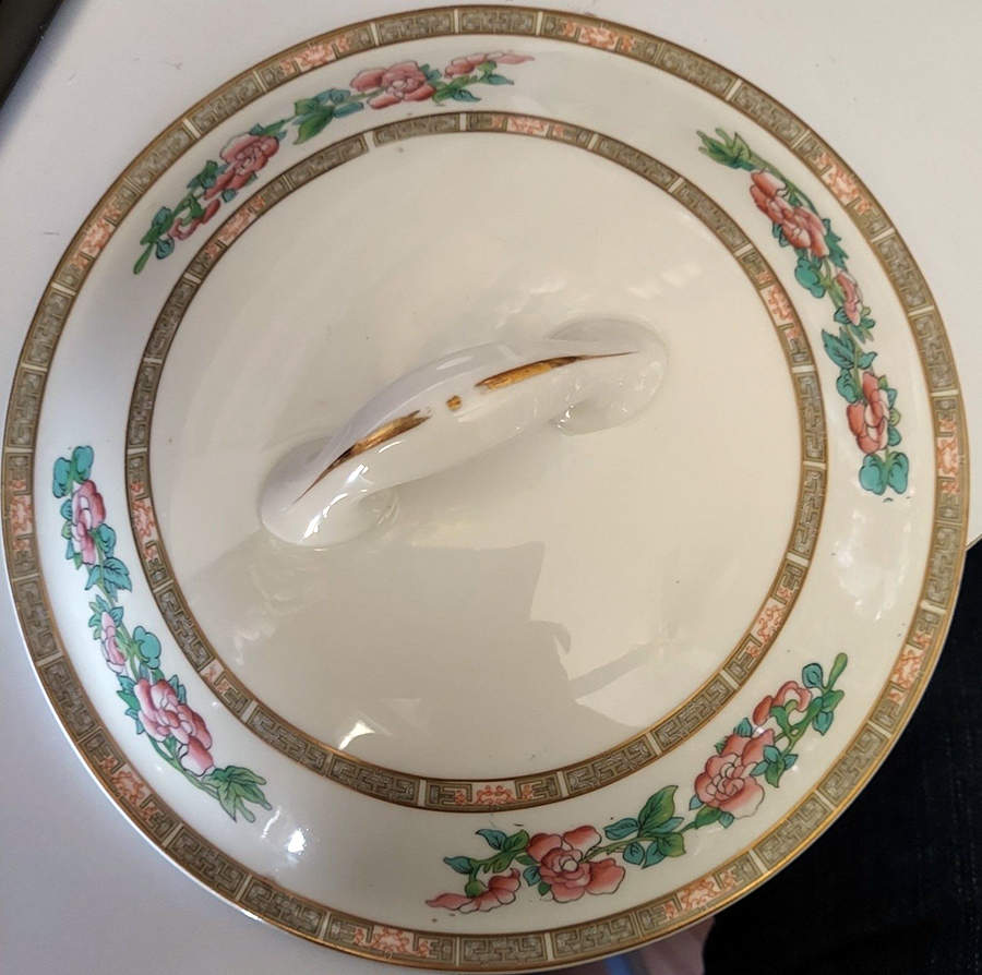 L1 Lid for Round Vegetable by Lenox-1