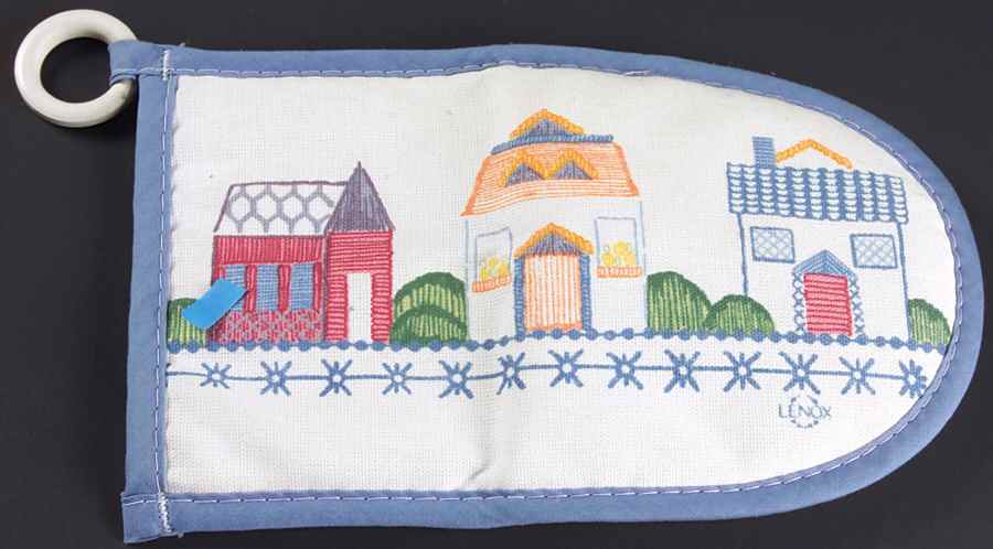 Lenox Village Giftware Cloth Oven Mitt by Lenox-1