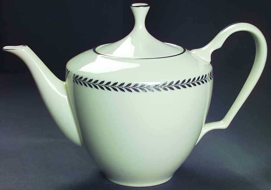 Majesty Teapot & Lid by Lenox-1