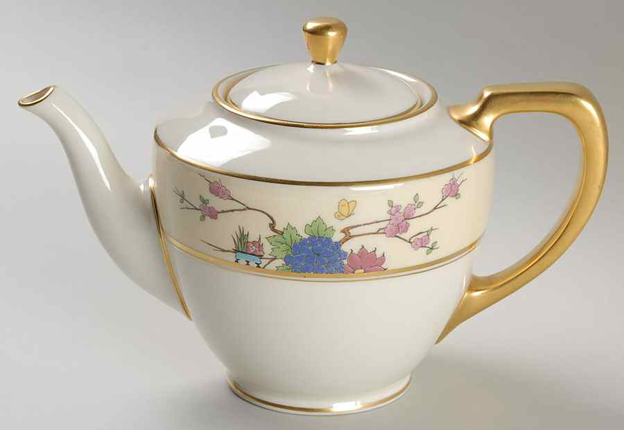 Mandarin Shape 1961 Teapot & Lid by Lenox-1