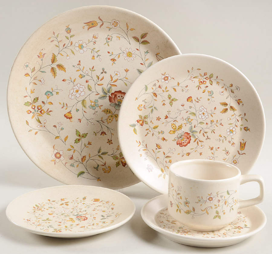 Merriment 5 Piece Place Setting by Lenox-1