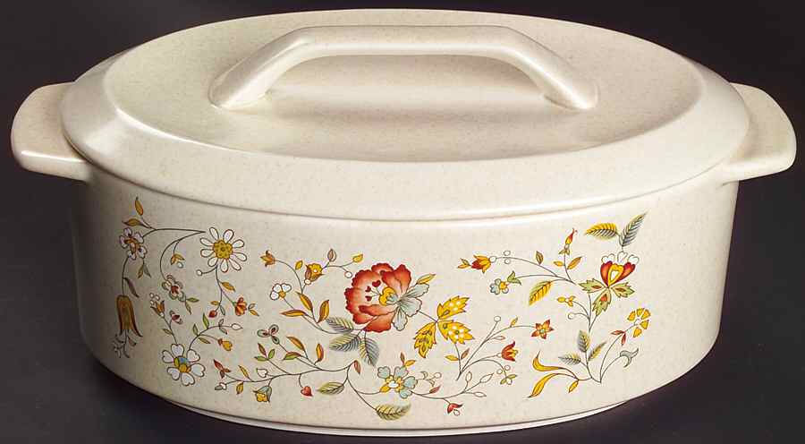 Merriment 2.5 Quart Oval Covered Casserole by Lenox-1