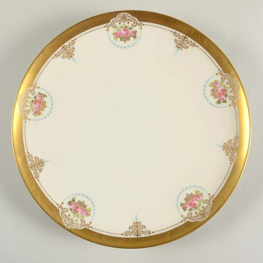 The Mount Vernon 10" Diameter Pedestal Cake Stand by Lenox-1