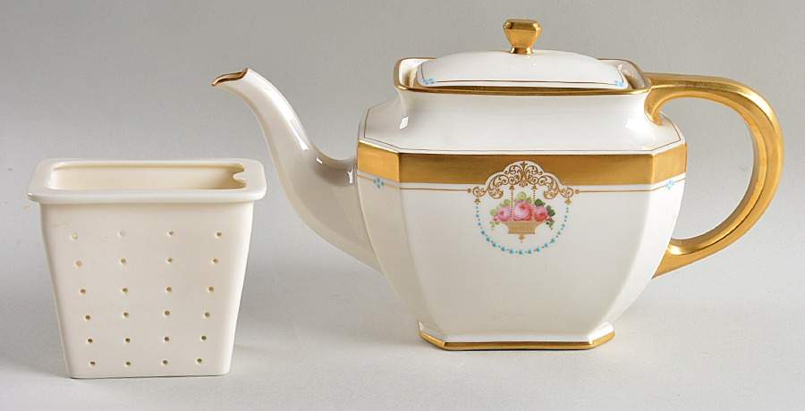 The Mount Vernon Teapot & Lid with Infuser by Lenox-1