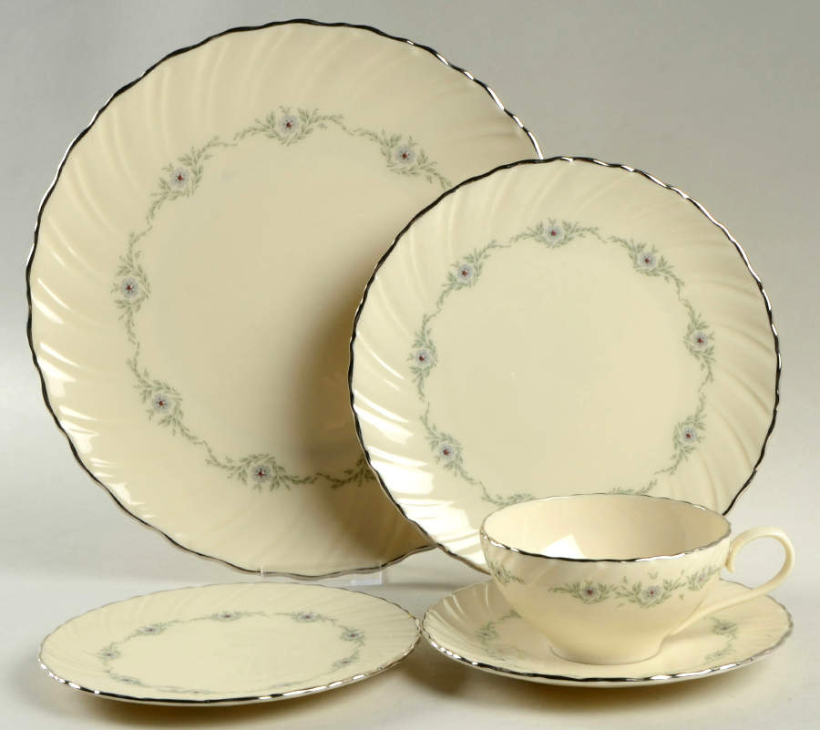 Musette 40 Piece Estate Set by Lenox-1