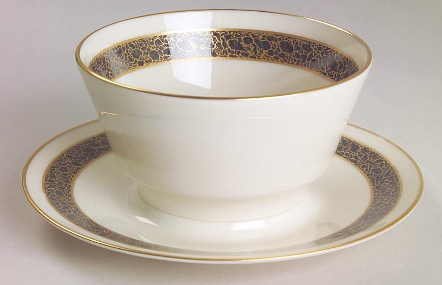 Mystique Gravy Boat with Attached Underplate by Lenox-1