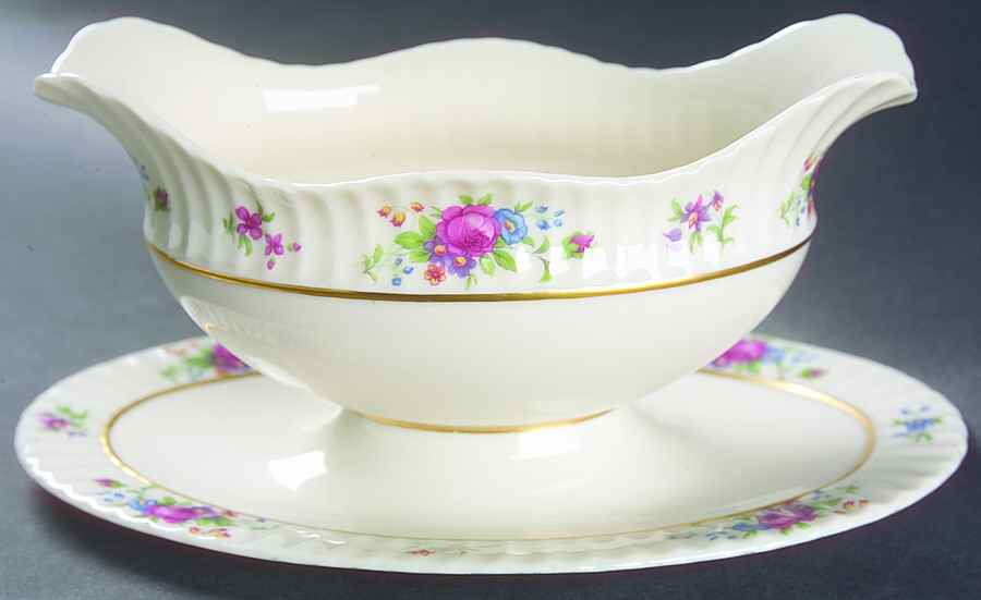 Pavlova Gravy Boat with Attached Underplate by Lenox-1