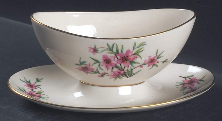 Peachtree Gravy Boat with Attached Underplate by Lenox-1