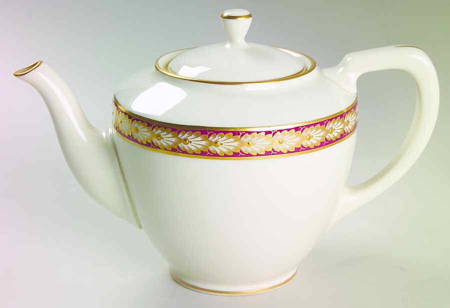 Pembrook Maroon Teapot & Lid by Lenox-1