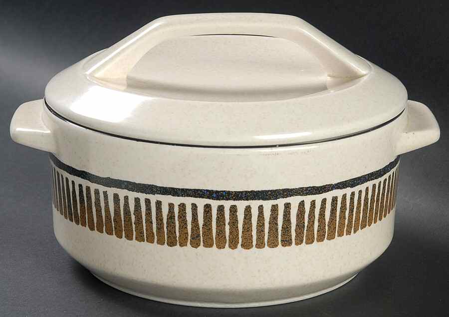Percussion (Trim On Edge) 1.25 Qt Round Covered Casserole by Lenox-1