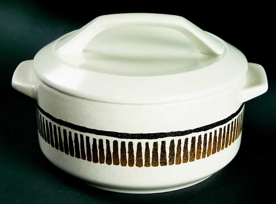 Percussion (Trim Off Edge) 1.25 Qt Round Covered Casserole by Lenox-1