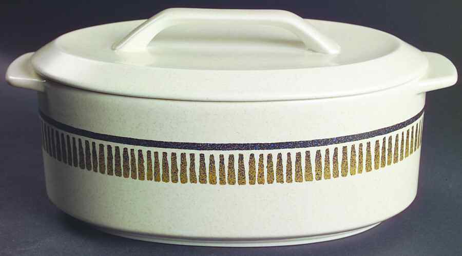Percussion (Trim Off Edge) 2.5 Quart Oval Covered Casserole by Lenox-1
