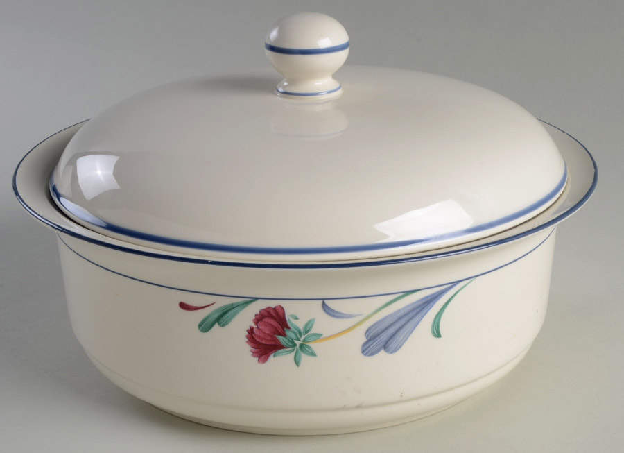 Poppies On Blue 2 Qt Round Covered Casserole (Uses CASR9 + C2CVL) by Lenox-1