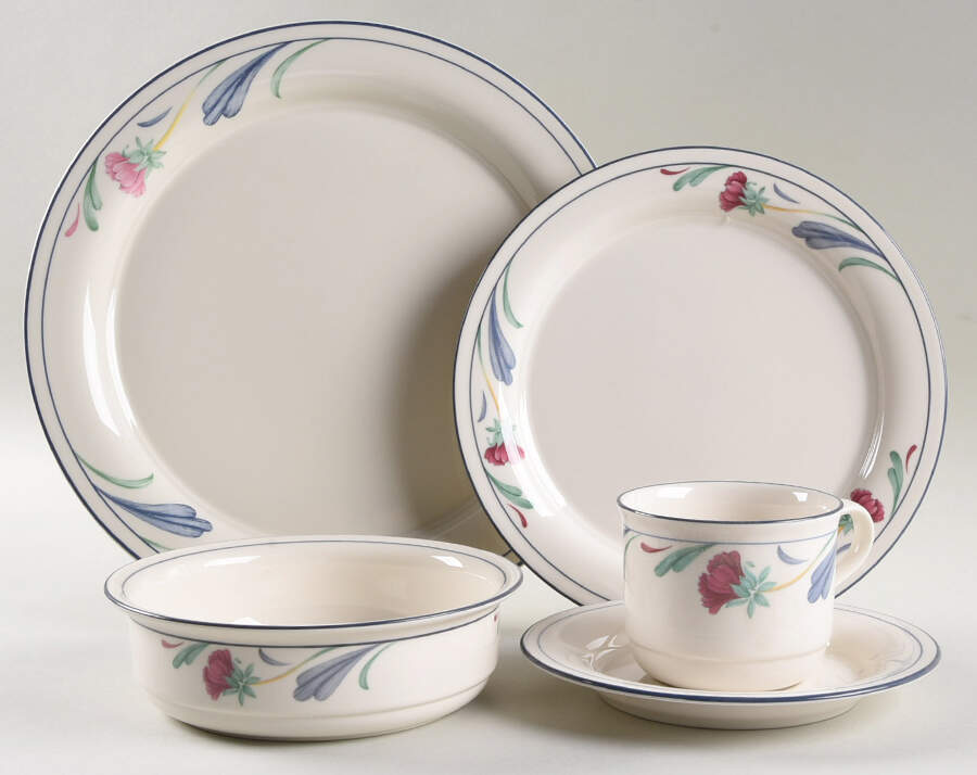 Poppies On Blue 40 Piece Estate Set by Lenox-1