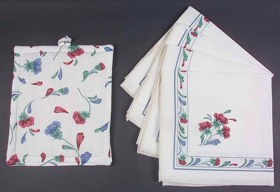 Poppies On Blue Cloth Napkin and Trivet Set - Set of 4 by Lenox-1