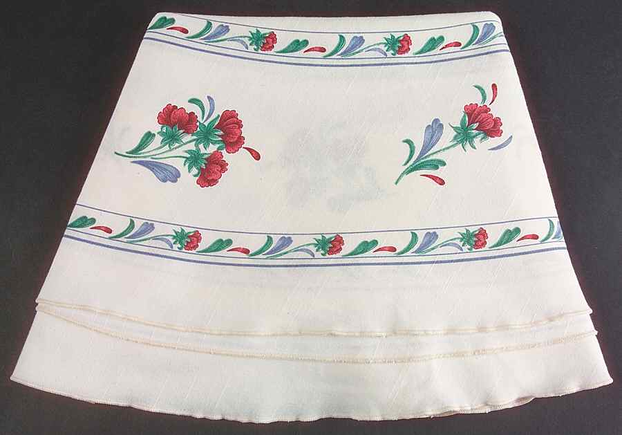Poppies On Blue 70" Round Tablecloth by Lenox-1