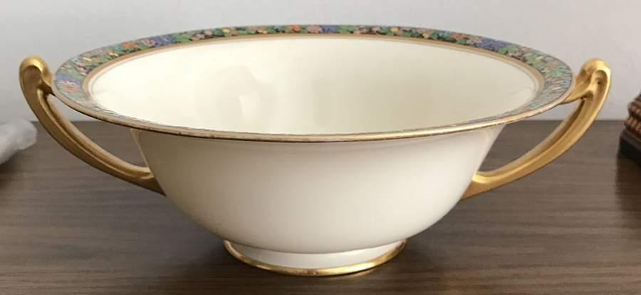 R6 Large Berry Bowl by Lenox-1