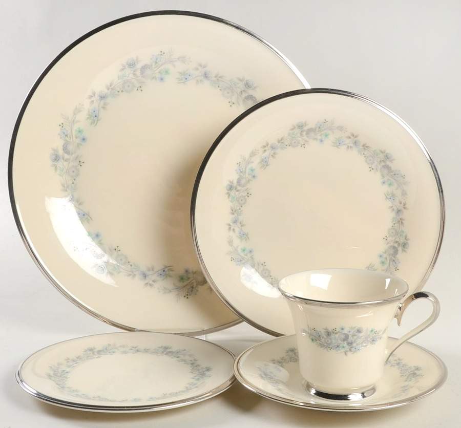 Repertoire 40 Piece Estate Set by Lenox-1