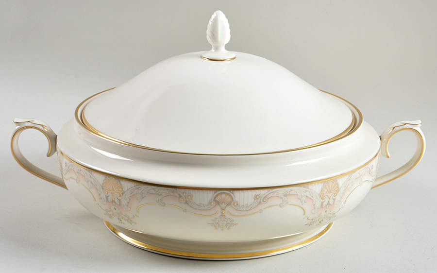 Richelieu Court Round Covered Vegetable by Lenox-1