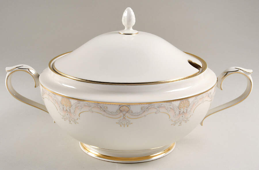 Richelieu Court Tureen &  Lid by Lenox-1