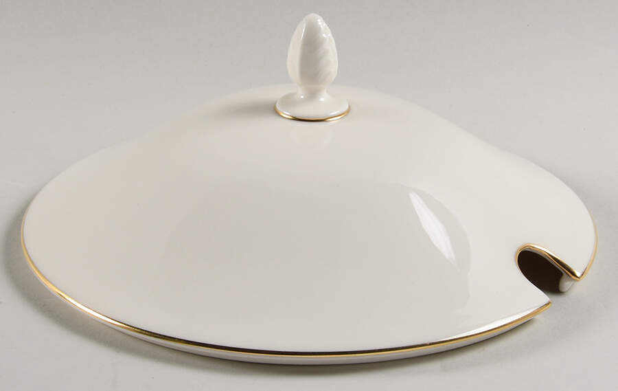 Richelieu Court Lid for Tureen by Lenox-1