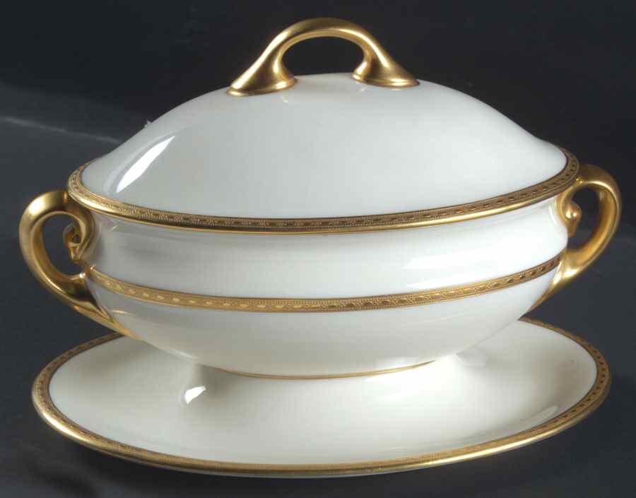 S8 Sauce Boat with Attached Underplate & Lid by Lenox-1